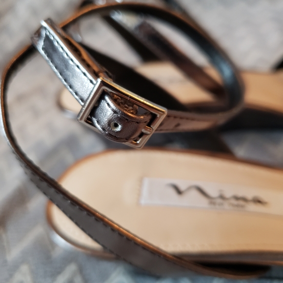 Nina New York strappy rhinestone sandals - Picture 2 of 8